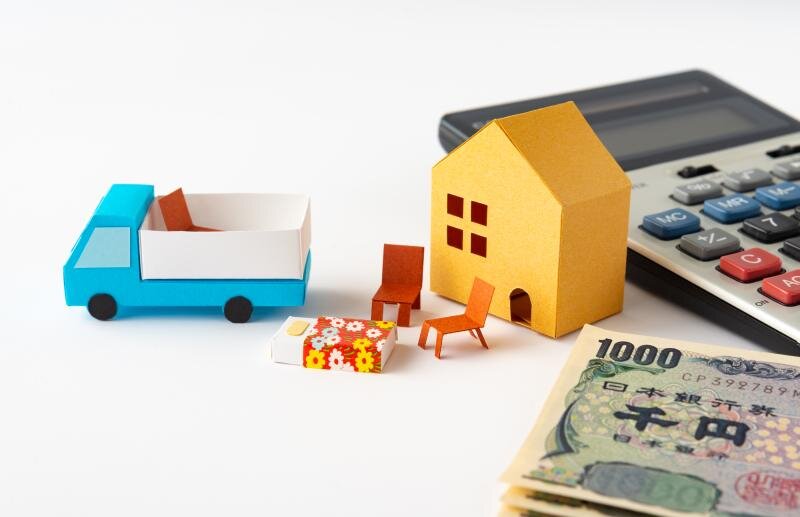 家の荷物はどう処分する？費用を抑えるコツや業者選びの注意点を徹底解説